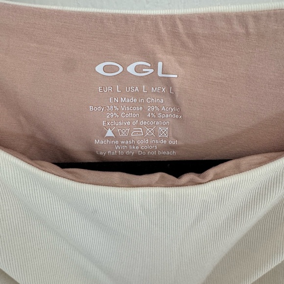 OGL - Women's Cream Sleeveless Top built in bra! NWT - Picture 3 of 5